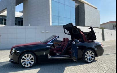 在迪拜 租 Rolls Royce Dawn (黑色), 2018