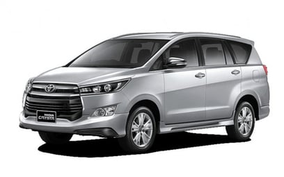 Toyota Innova (Silber), 2018  zur Miete in Dubai