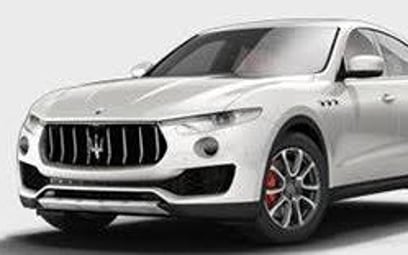 在沙迦 租 Maserati Levante (明亮的白色), 2018
