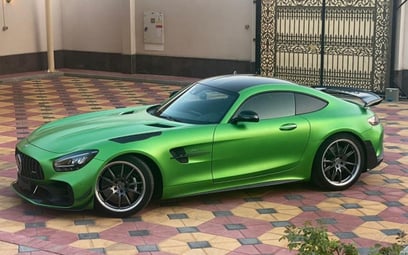 Mercedes GTR (Grün), 2021 zur Miete in Dubai