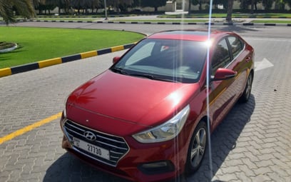 Hyundai Accent (Бардовый), 2020 для аренды в Дубай