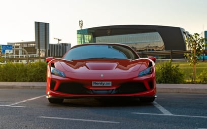 Ferrari F8 Tributo Spider (Rosso), 2021 in affitto a Dubai