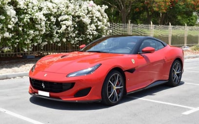 在迪拜 租 Ferrari Portofino (红色), 2020