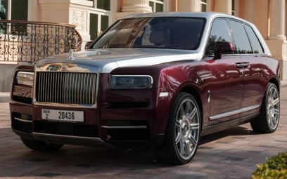 Rolls Royce Cullinan (Rot), 2019  zur Miete in Abu Dhabi