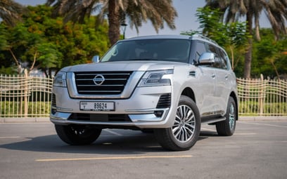 Nissan Patrol Platinum V6 (Weiß grau), 2021  zur Miete in Ras Al Khaimah