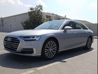 Audi A8 55TFSI (Silber), 2019 zur Miete in Dubai