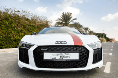 Audi R8 V10 Spyder (Weiß), 2018  zur Miete in Dubai