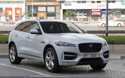 Jaguar F-Pace (Blanc), 2019 à louer à Dubai