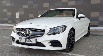 在迪拜 租 Mercedes C200 Convertible (白色), 2020