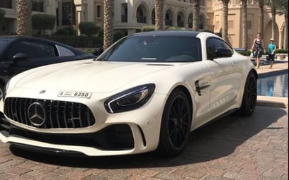 在迪拜 租 Mercedes GTR (白色), 2019