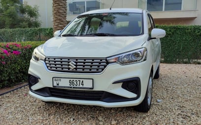 Suzuki Ertiga (Blanc), 2022 à louer à Dubai