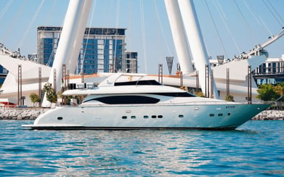 Power boat Maiora X16 92 ft for rent in Dubai