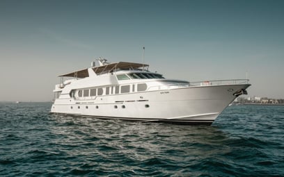 Моторная лодка Poseidon 118 футов для аренды в Дубай
