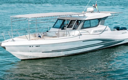 Barco de motor Thunder 36 pie para alquiler en Dubai