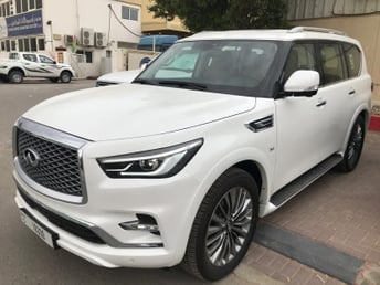 White Infiniti QX80 2019 para alquiler en Dubai