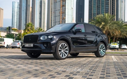 Black Bentley Bentayga 2022 à louer à Dubai