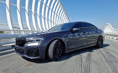 Black BMW 7 Series 2020 en alquiler en Dubai