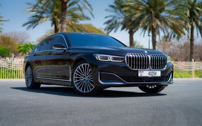 Black BMW 730Li 2021 für Miete in Dubai