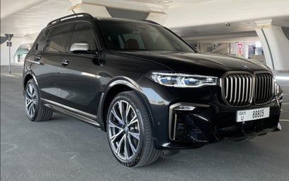 Black BMW X7 M50i 2021 à louer à Dubaï