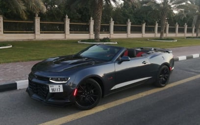 Black Chevrolet Camaro 2019 en alquiler en Dubai