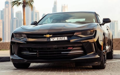 在迪拜 租 Black Chevrolet Camaro 2018