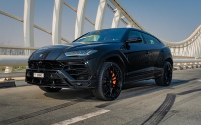 Black Lamborghini Urus 2020 для аренды в Дубай