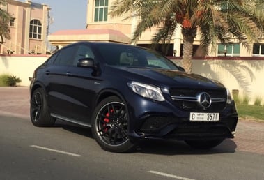 Black Mercedes GLE 63AMG 2018 للإيجار في دبي