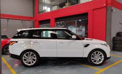 White Range Rover Sport HSE 2019 for rent in Dubai