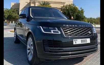 Black Range Rover Vogue V6 2021 للإيجار في دبي