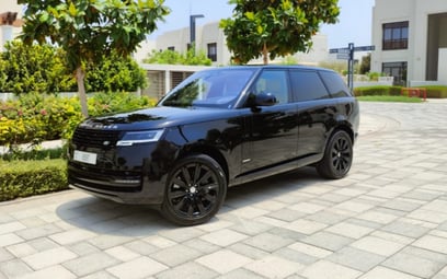 Black Range Rover Vogue 2022 zur Miete in Dubai