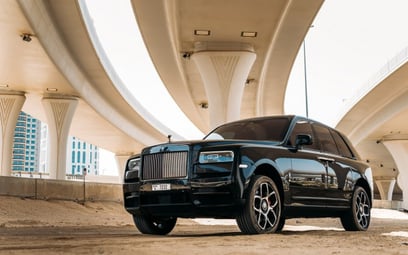 Rolls Royce Cullinan Black Badge - 2021 en alquiler en Dubai