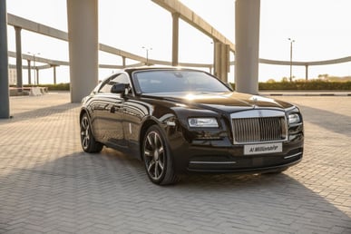 Black Rolls Royce Wraith 2018 للإيجار في دبي