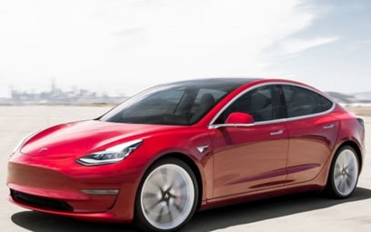 Tesla Model 3 - 2022 للإيجار في دبي
