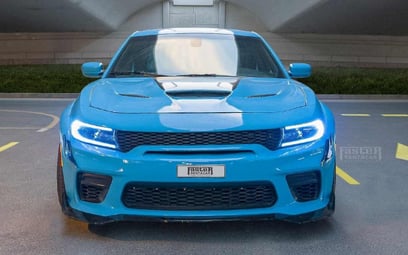 Blue Dodge Charger 2018 en alquiler en Dubai