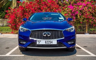 Blue Infiniti Q30 2019 迪拜汽车租凭