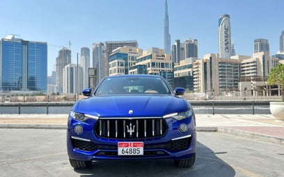 Blue Maserati Levante HYBRID 2022 2022 à louer à Dubaï