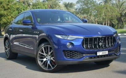 Blue Maserati Levante S 2019 para alquiler en Dubái