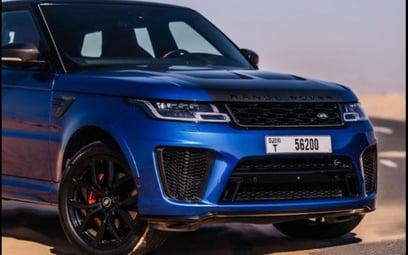 Blue Range Rover Sport SVR 2021 en alquiler en Dubai
