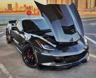在迪拜 租 Dark Grey Corvette Grandsport 2019