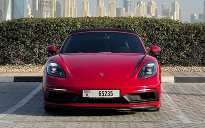 Dark Red Porsche Boxster GTS 2019 للإيجار في دبي
