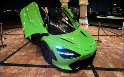 Green McLaren 720 S 2018 noleggio a Dubai