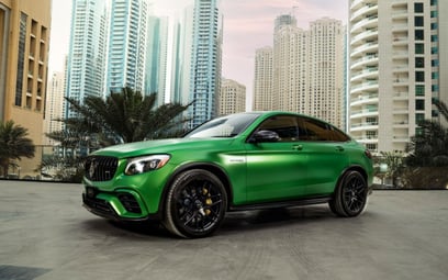 Green Mercedes GLC 63s 2020 à louer à Dubaï