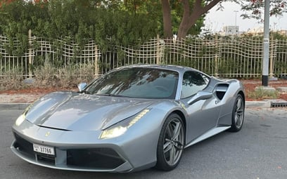 Grey Ferrari 488 GTB 2018 迪拜汽车租凭