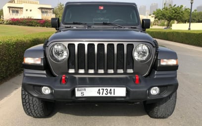 Grey Jeep Wrangler 2019 à louer à Dubaï