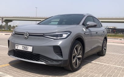 Grey Volkswagen ID.4 2021 迪拜汽车租凭