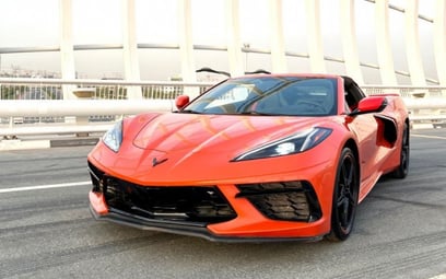 Orange Chevrolet Corvette Spyder 2020 für Miete in Dubai