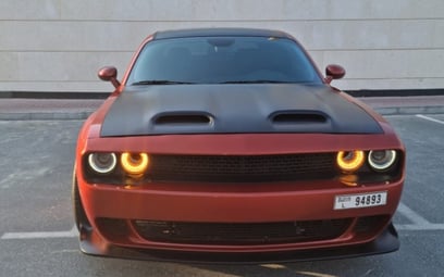 Orange Dodge Challenger 2020 à louer à Dubaï
