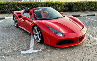 Red Ferrari 488 Spyder 2017 迪拜汽车租凭
