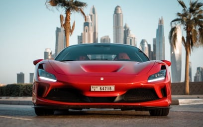 Red Ferrari F8 Tributo 2020 en alquiler en Dubai