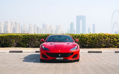 Red Ferrari Portofino Rosso 2020 en alquiler en Dubai